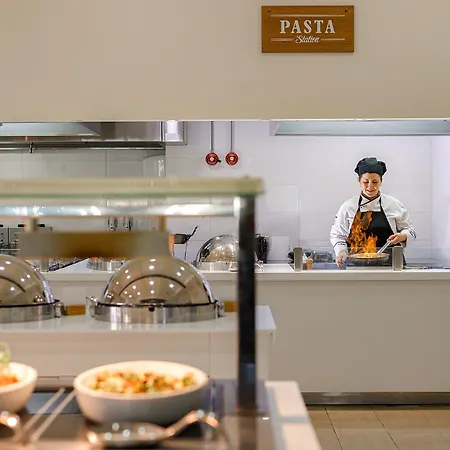 Louis Althea Protarász